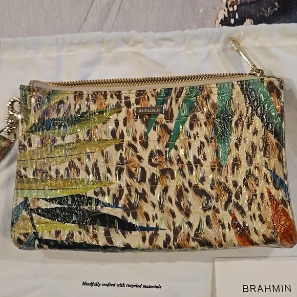 NWT ❣️Brahmin 💎 Daisy Botanic Melbourne Leather Wristlet W/Dustbag Authentic ! - Picture 2 of 8